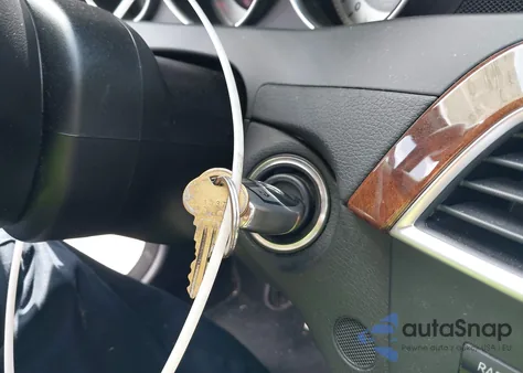 2014 Mercedes-Benz C 250 Sport z USA, uszkodzony, nr VIN WDDGF4HB3EG251447